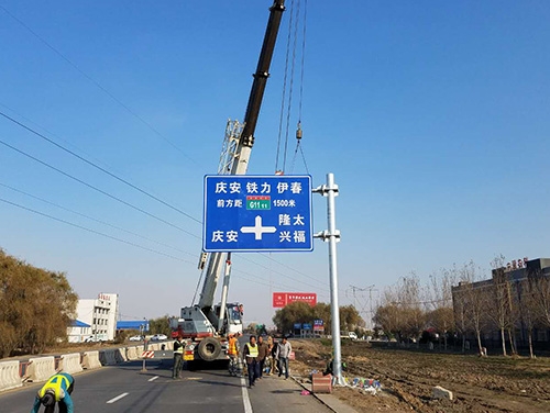 南阳南阳道路护栏网网片该如何进行正确的选购呢？